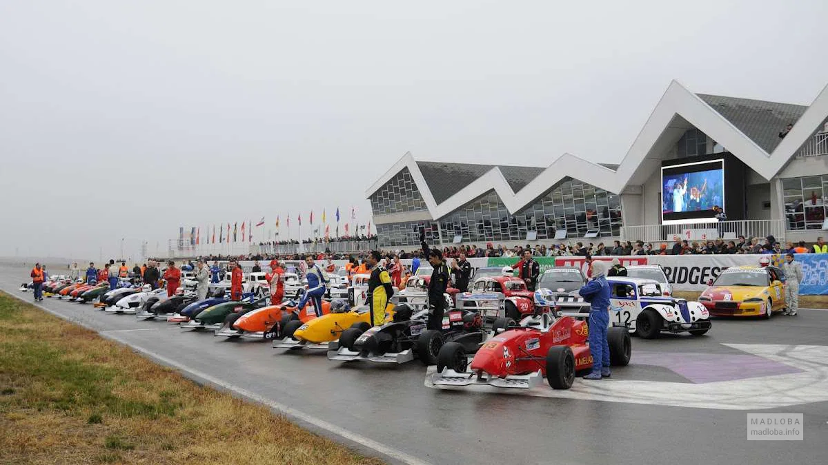 Гоночная трасса для автомобилей