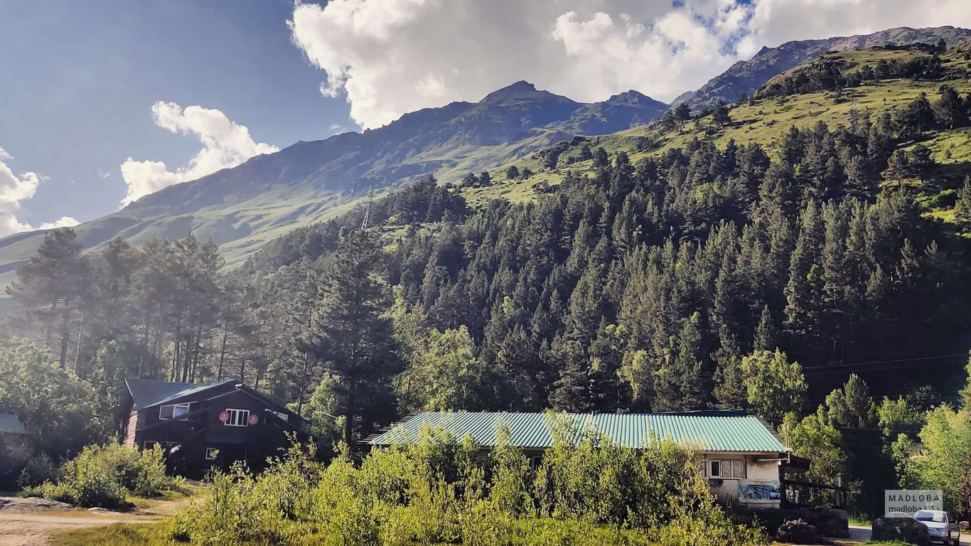 У подножия горы Бжедух