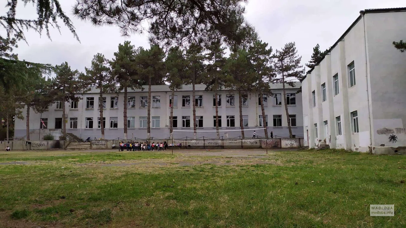 School No. 1 Tsnori