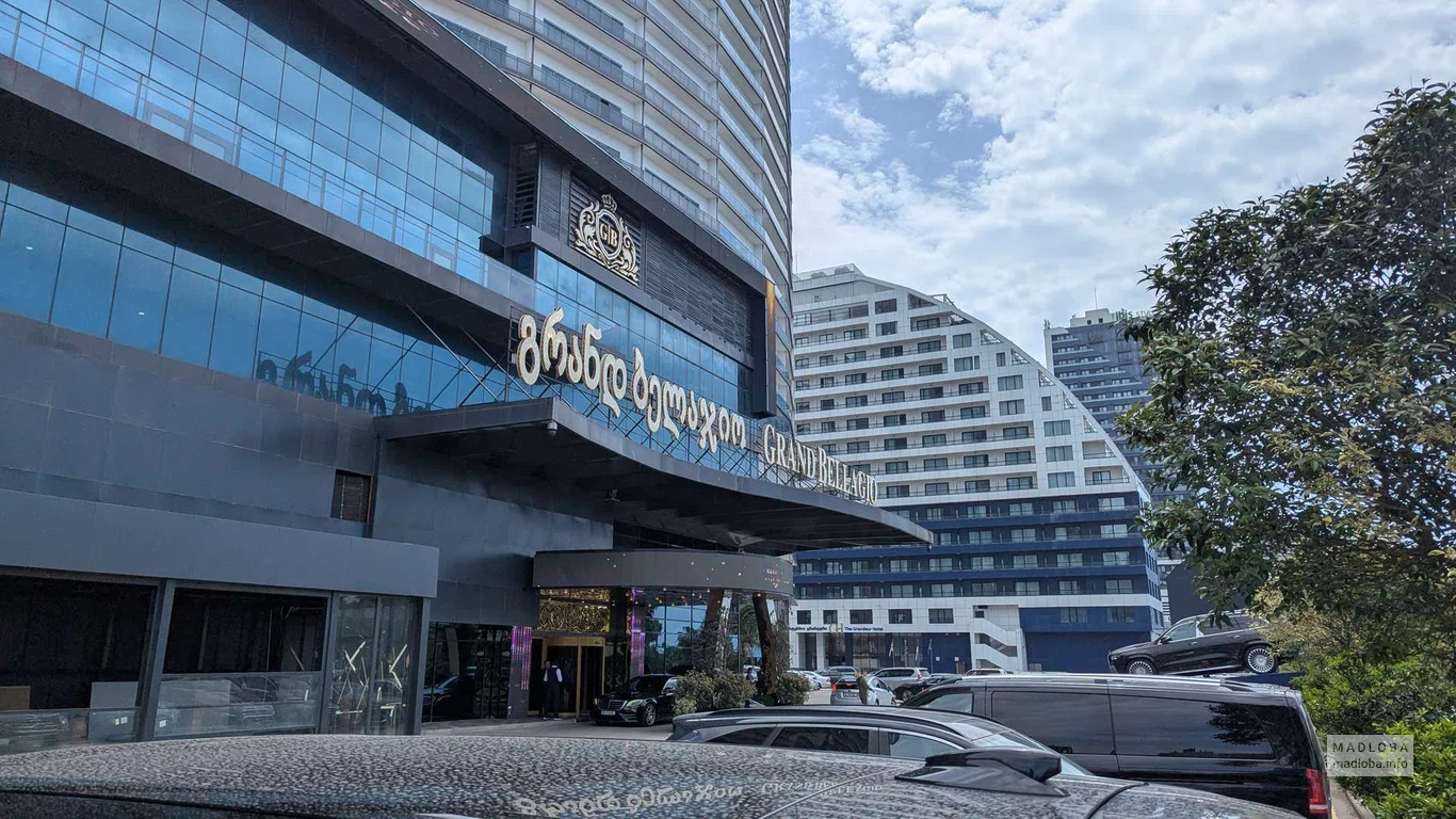 казино Grand Bellagio - азартные игры в Грузии