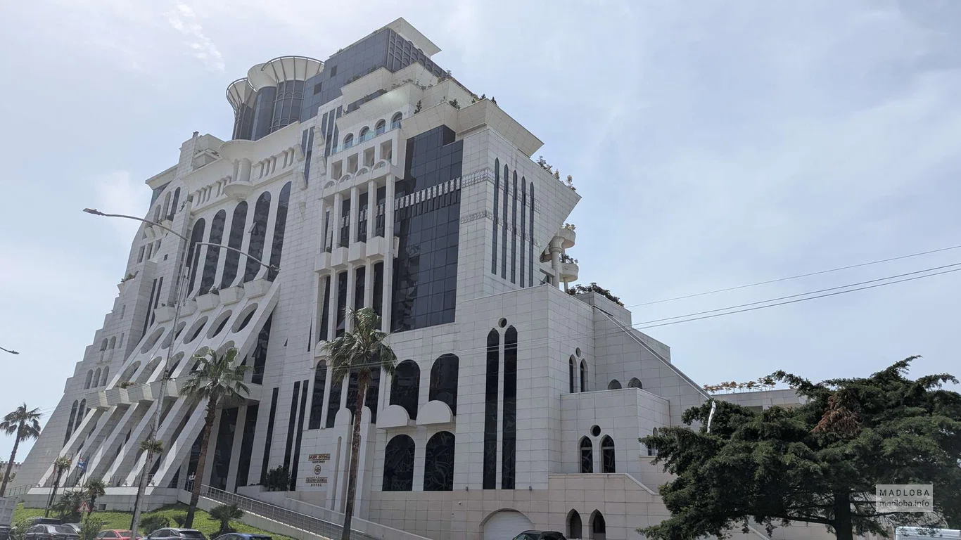 Отель Grand Gloria в Грузии