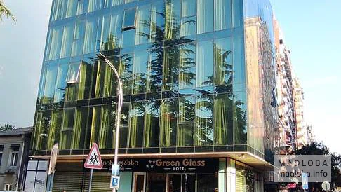 Вид здания Green Glass Hotel