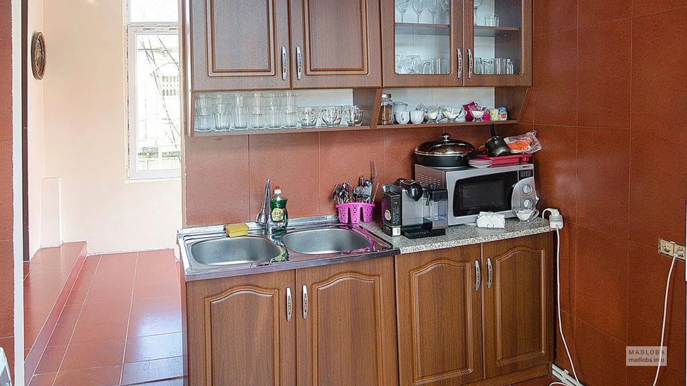 Кухня в Griboedov Hostel & Suites
