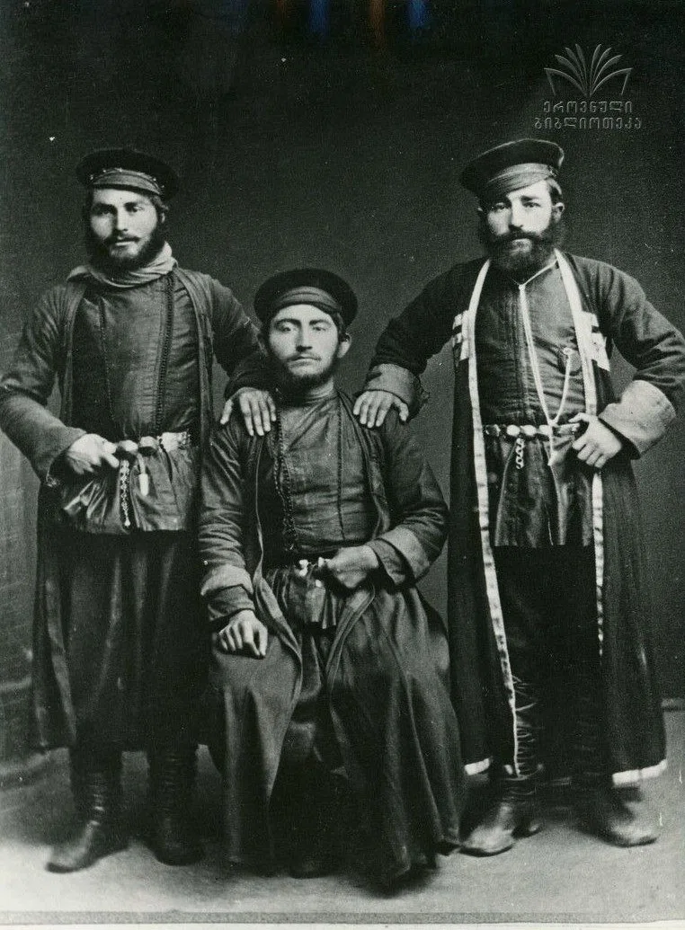 Групповой портрет кинто из коллекции Дамана Мдивнишвили.jpg