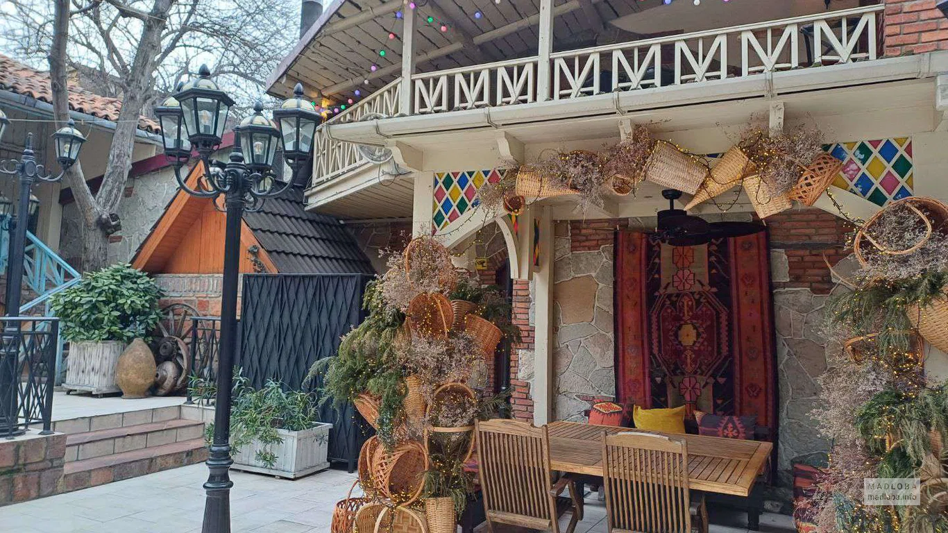 здание ресторана Georgian House