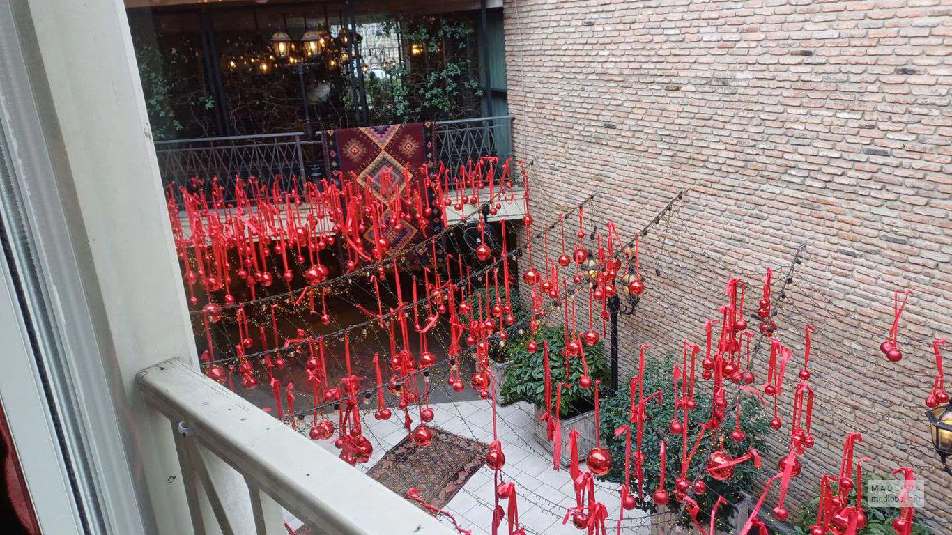 украшения на улице Georgian House