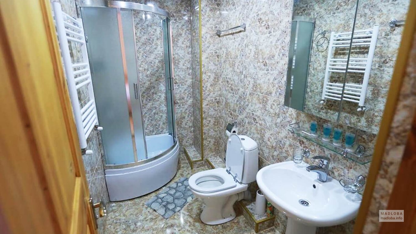 Ванная комната в Гостевом Доме Гоари