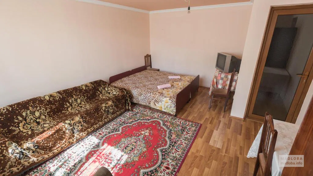 Интерьер номера в "Guest House Gorgasali 57"