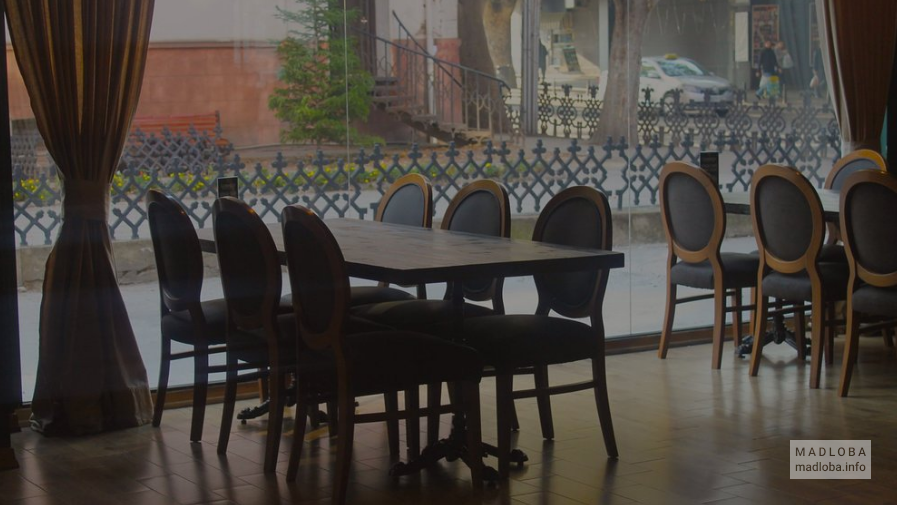 Столики в Гиннес Паб и Ресторан