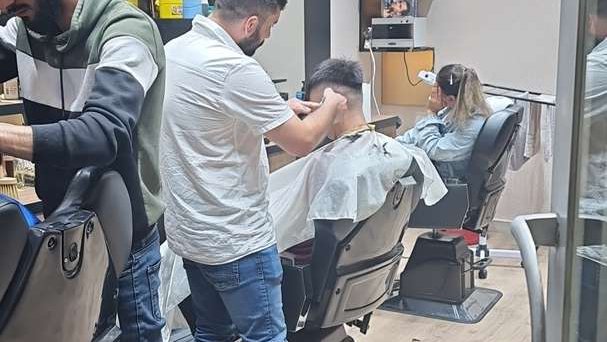 Has-an barber shop