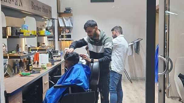 Has-an barber shop