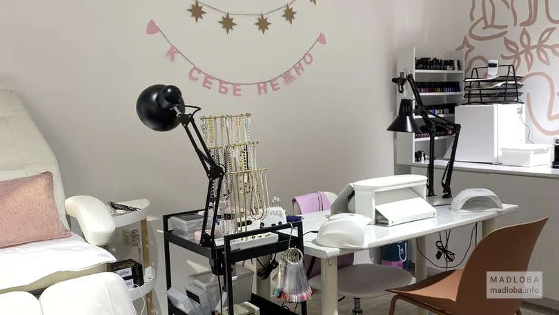 Маникюрный салон "Heaven Nails Studio" рабочее место