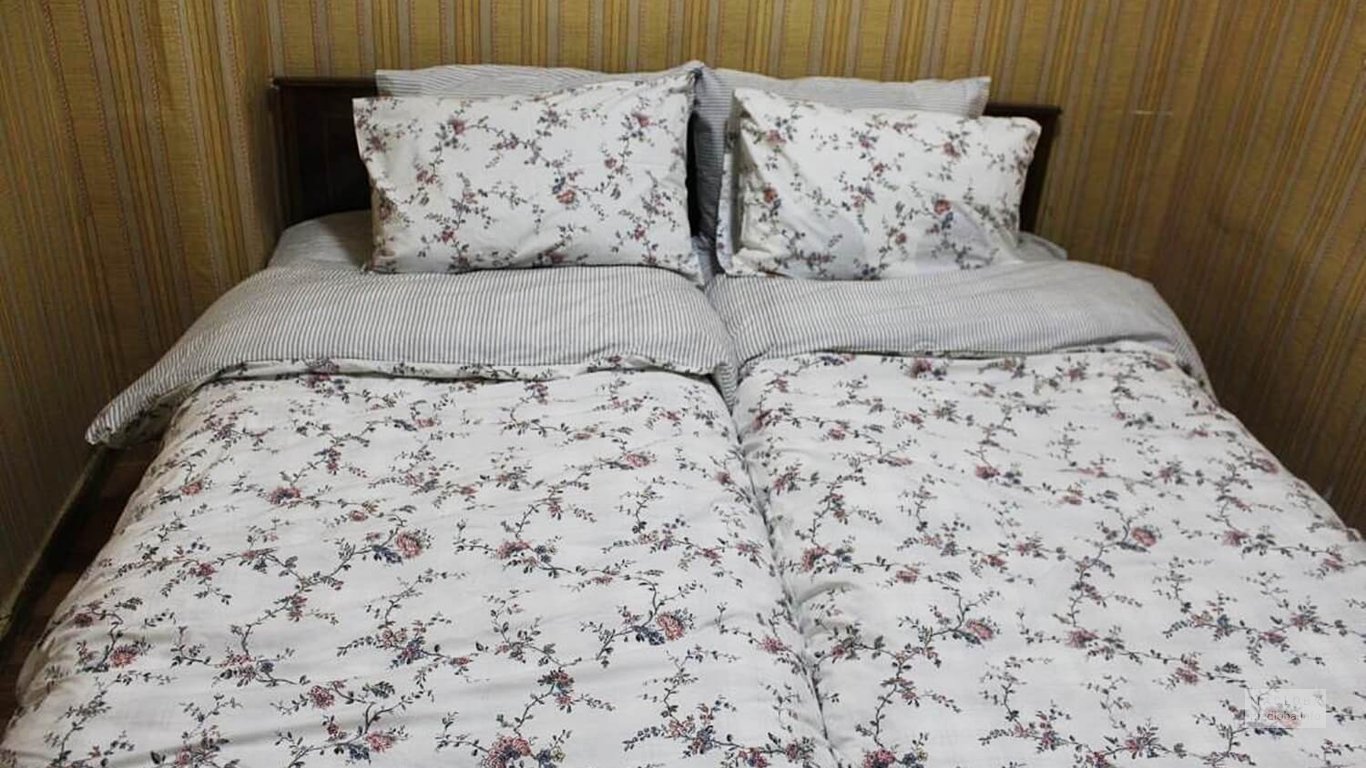 Кровать в номере хостела Кислицы