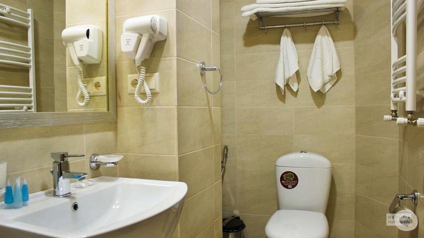 Туалет в Hotel 4U Тбилиси