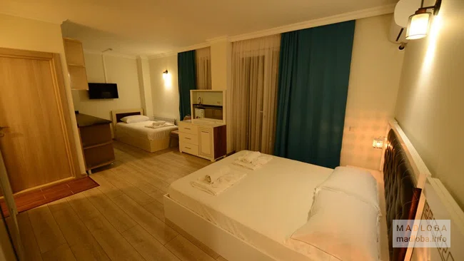 Интерьер номера в отеле 4 звезды "Hotel Aristocrat Batumi"