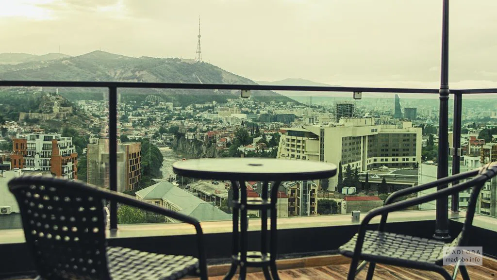 Столик на балконе Hotel Grand View in Tbilisi