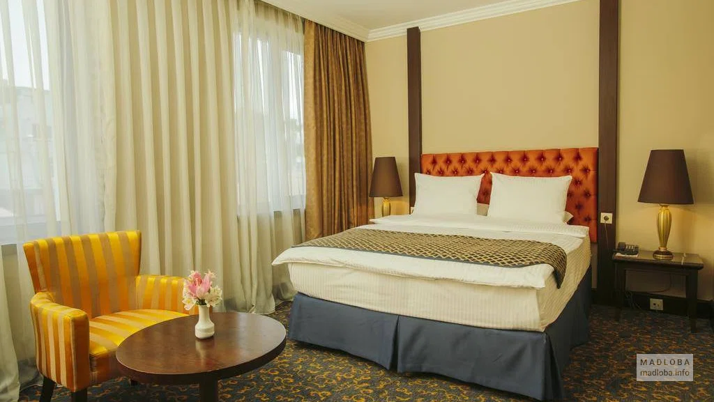 Спальня в номере Intourist Palace Hotel & SPA