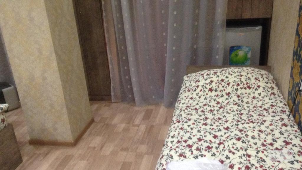 Кровать в Hotel Tourist Tbilisi