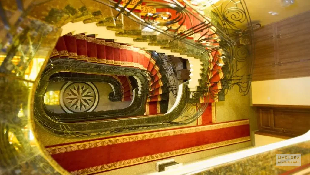 Лестница в Hotel Amber