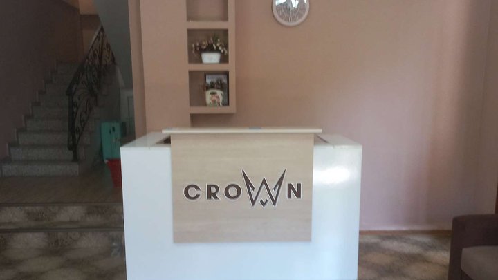 Hotel Crown