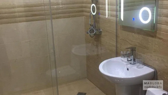 Ванная комната в отеле Liel