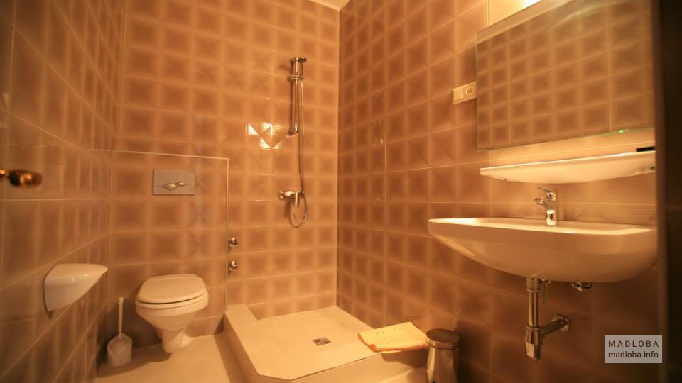 Ванная комната в отеле Вера Хаус