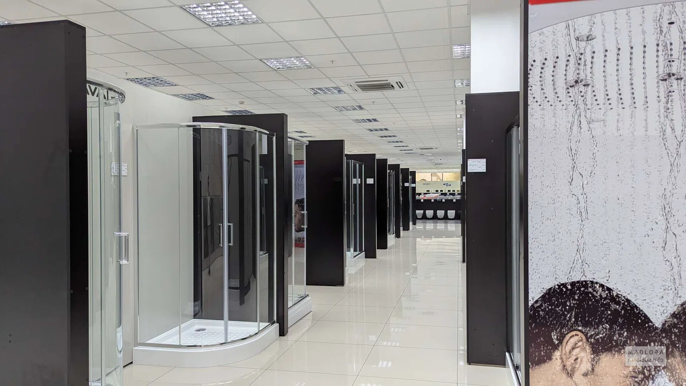 Душевые кабины в магазине IDEAL Trade Center