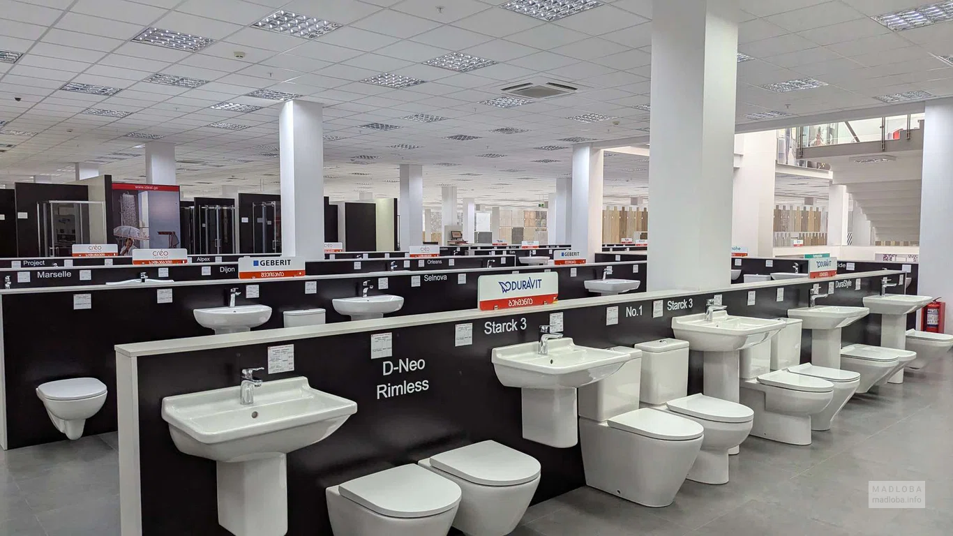 Раковины и унитазы в магазине IDEAL Trade Center Батуми