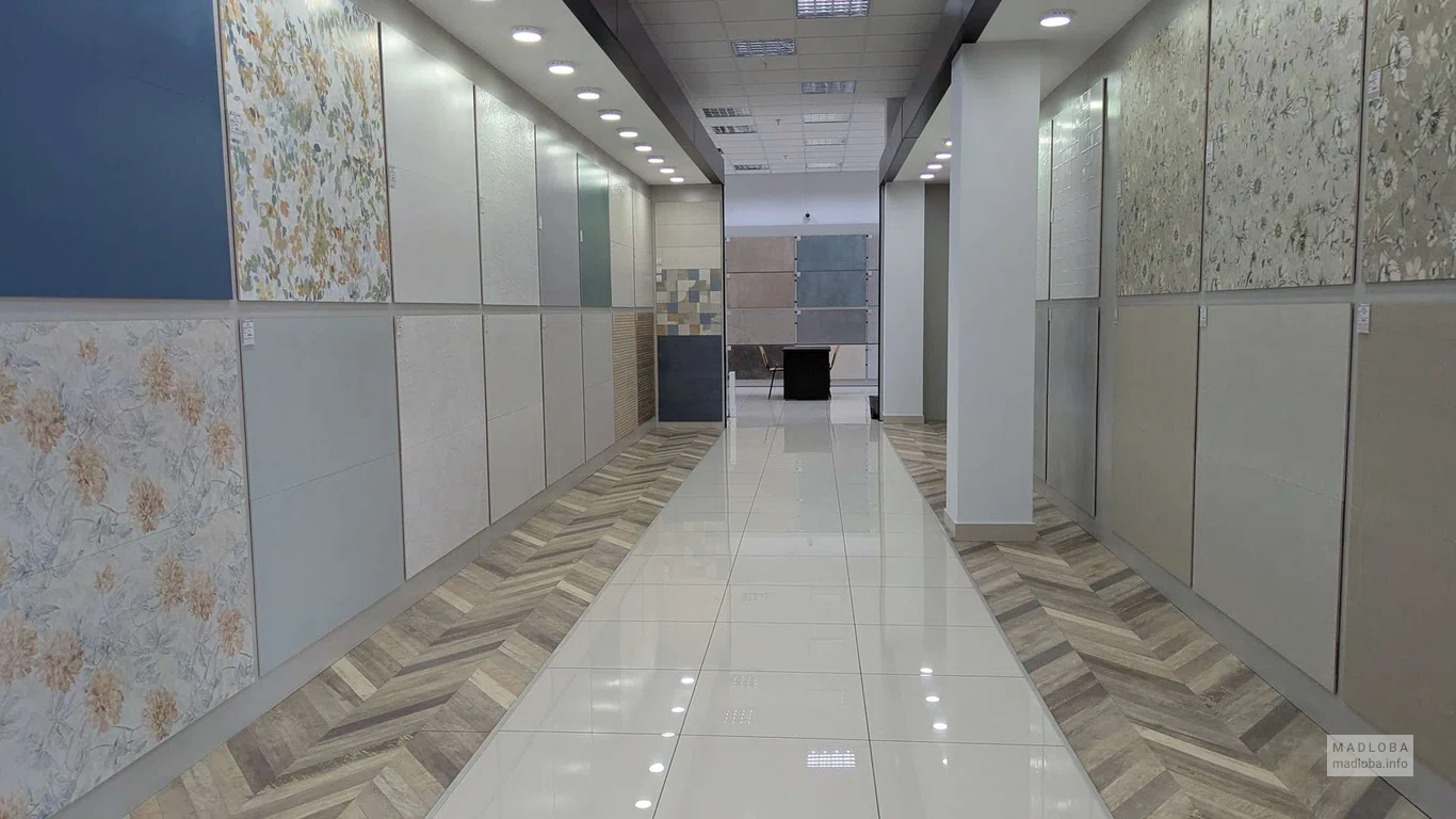 Большой ассортимент керамической плитки в магазине IDEAL в Батуми