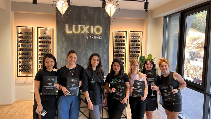 Luxio Manicure Academy