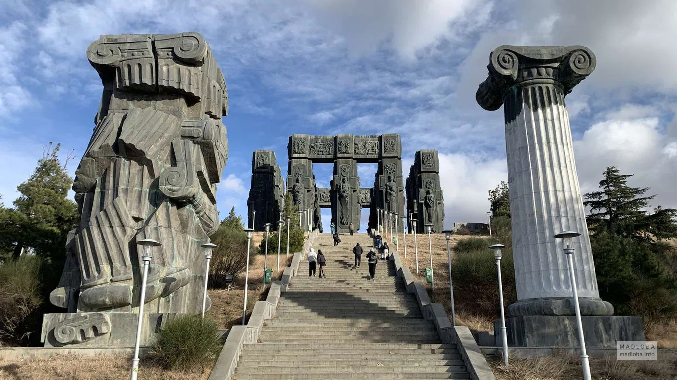 Монумент «Хроника Грузии», Тбилиси