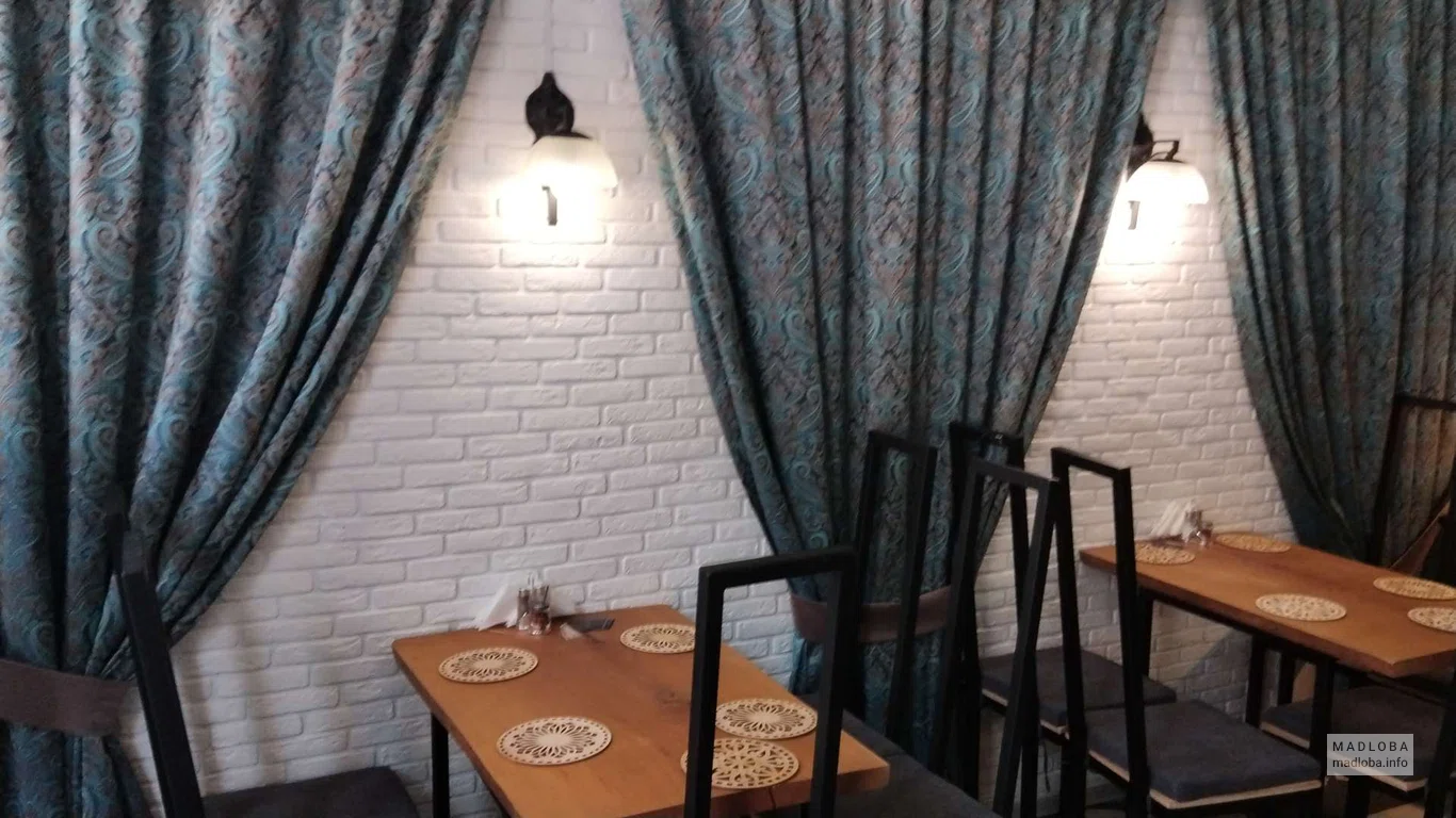 ресторан Алтай столики для клиентов