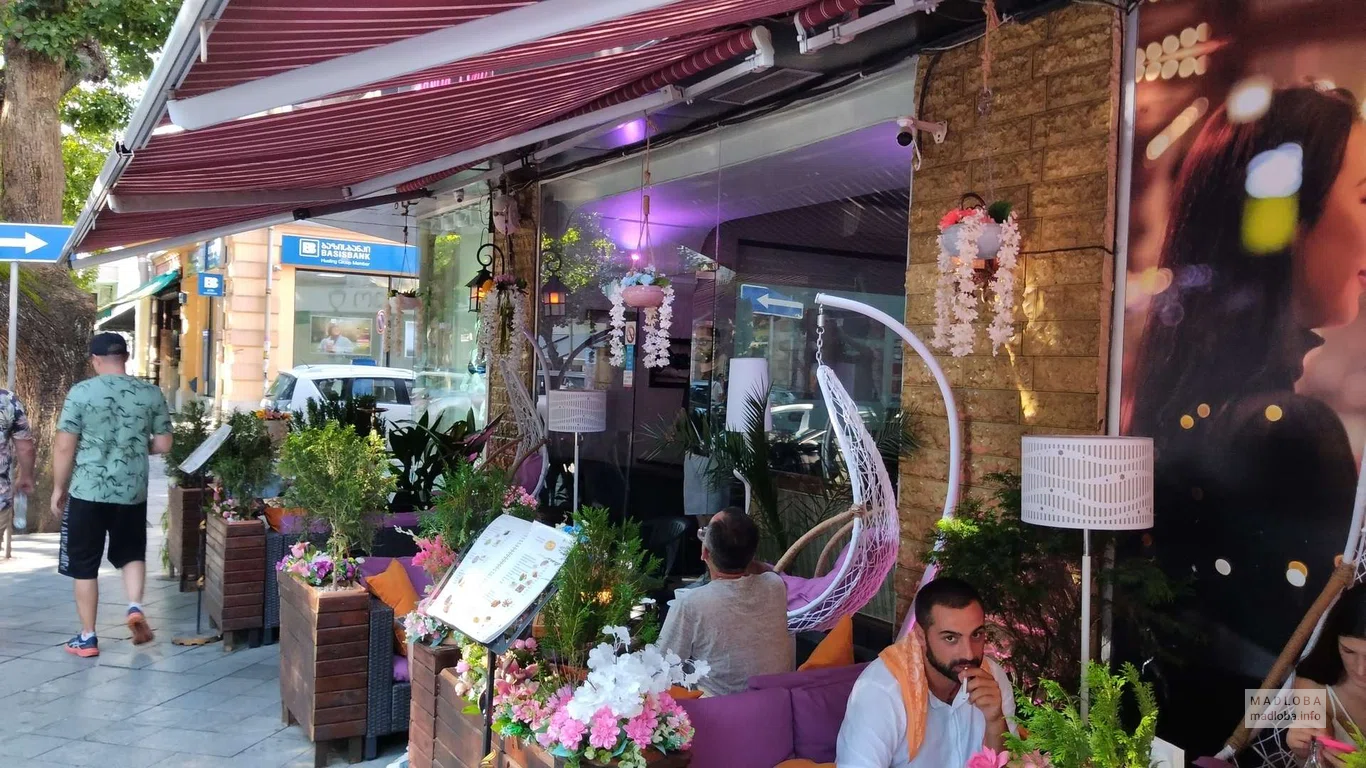 Coyote BAR терраса на улице