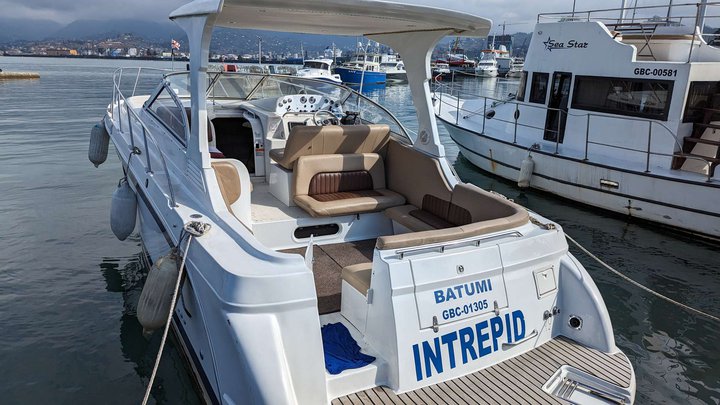 Yacht "Intrepid"