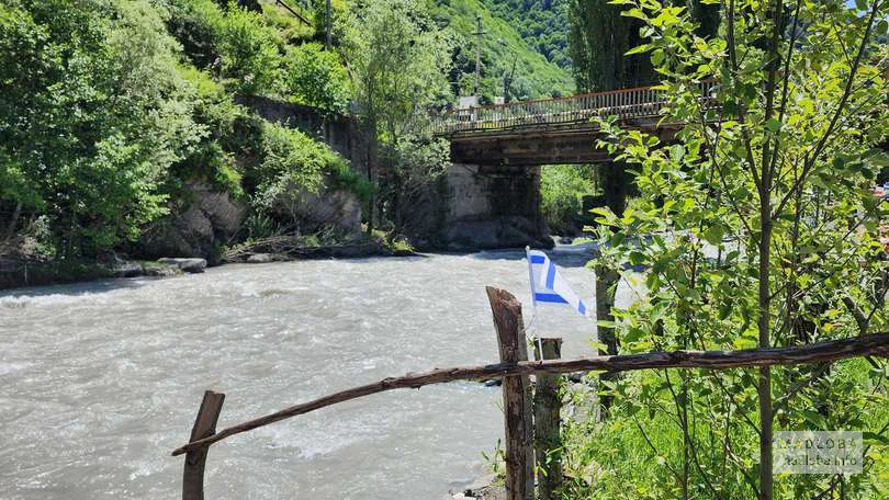 Источник минеральной воды в Пасанаури