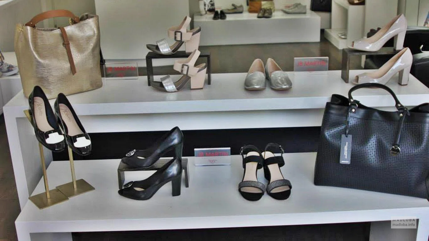 Женская летняя обувь в магазине JB Martin