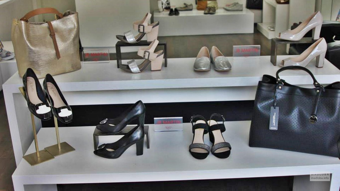 Женская летняя обувь в магазине JB Martin