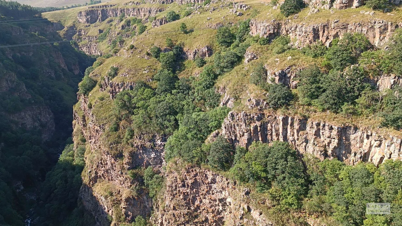 Отвесные скалы каньона Дашбаши