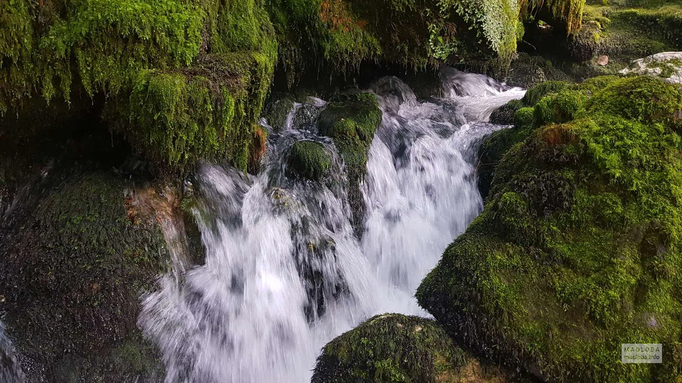 Водопад реки в каньоне Шурубуму