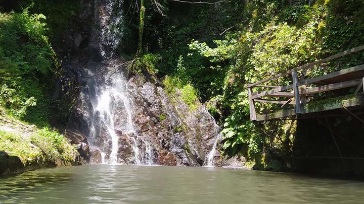 Kapnistavi Waterfall