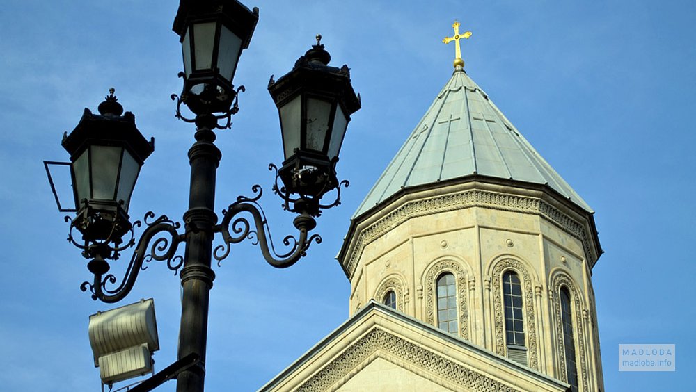 მართლმადიდებლური ეკლესიები თბილისში. ეკლესიები ქალაქის ცენტრში. Мадлоба