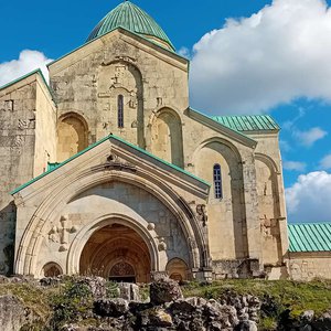 Храм Баграта