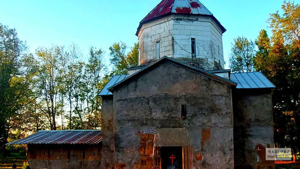 Храм Христа Спасителя в Тквири