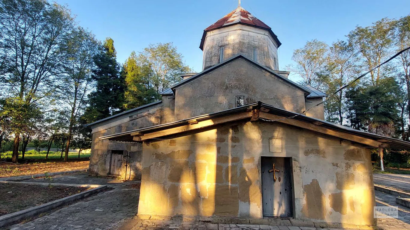 Храм Христа Спасителя в Тквири