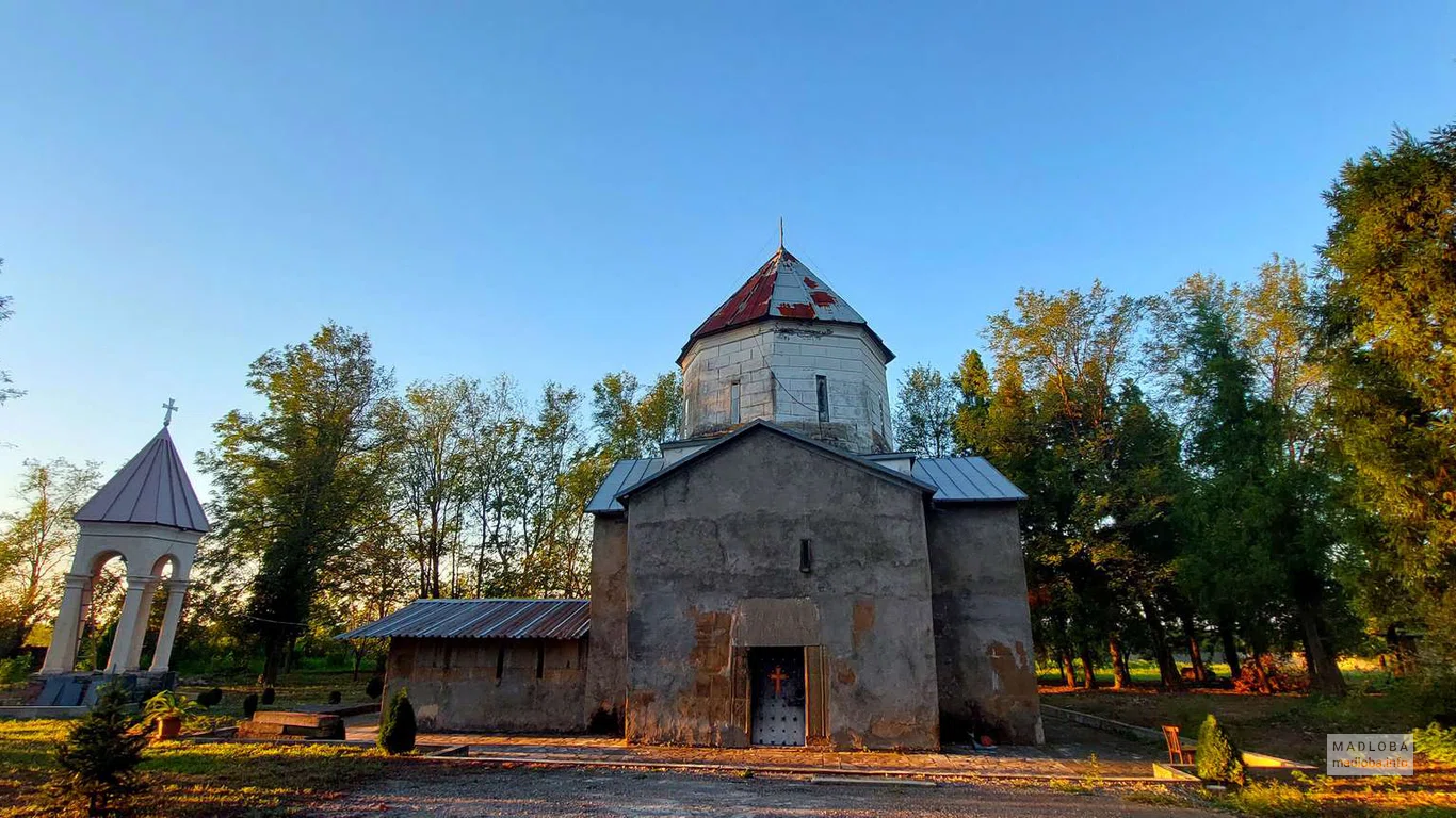 Храм Христа Спасителя в Тквири