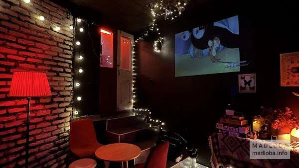 Kiki Bar в Тбилиси - Бар, где музыка и коктейли звучат на одном языке
