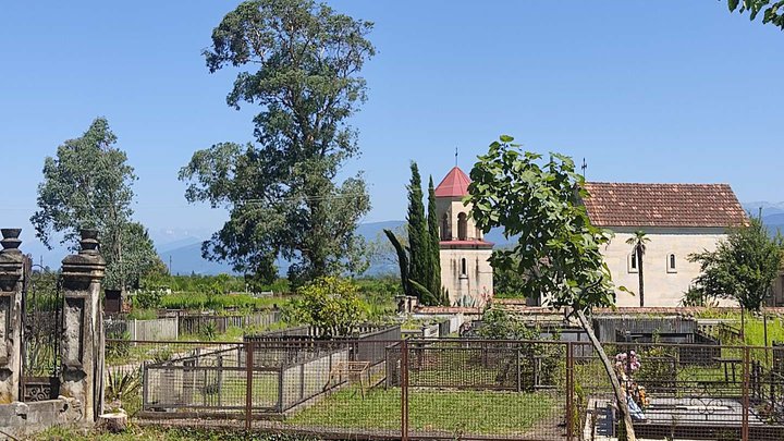 Cemetery (near the Church of Saints Kvirike and Ivlita)