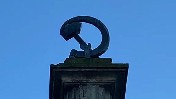 Column "Hammer and Sickle"