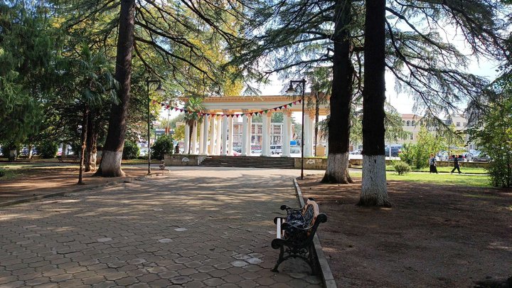 Колоннада в парке "Кутаисский бульвар"
