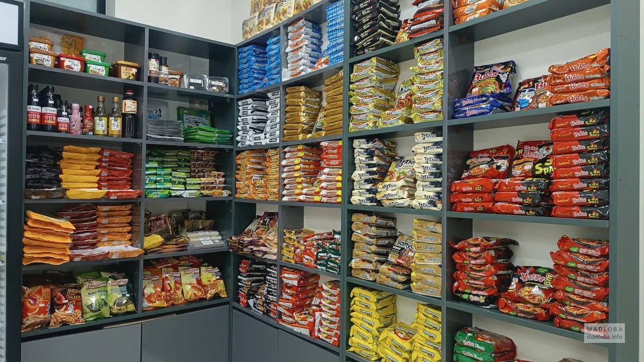 Магазин корейской еды Panchan в Батуми